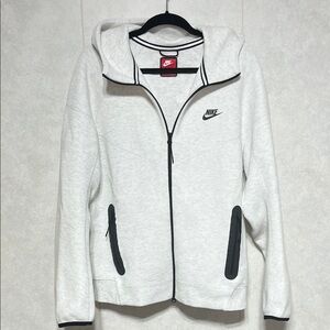 Nike Gray and Black Jacket Men’s size large NWOT